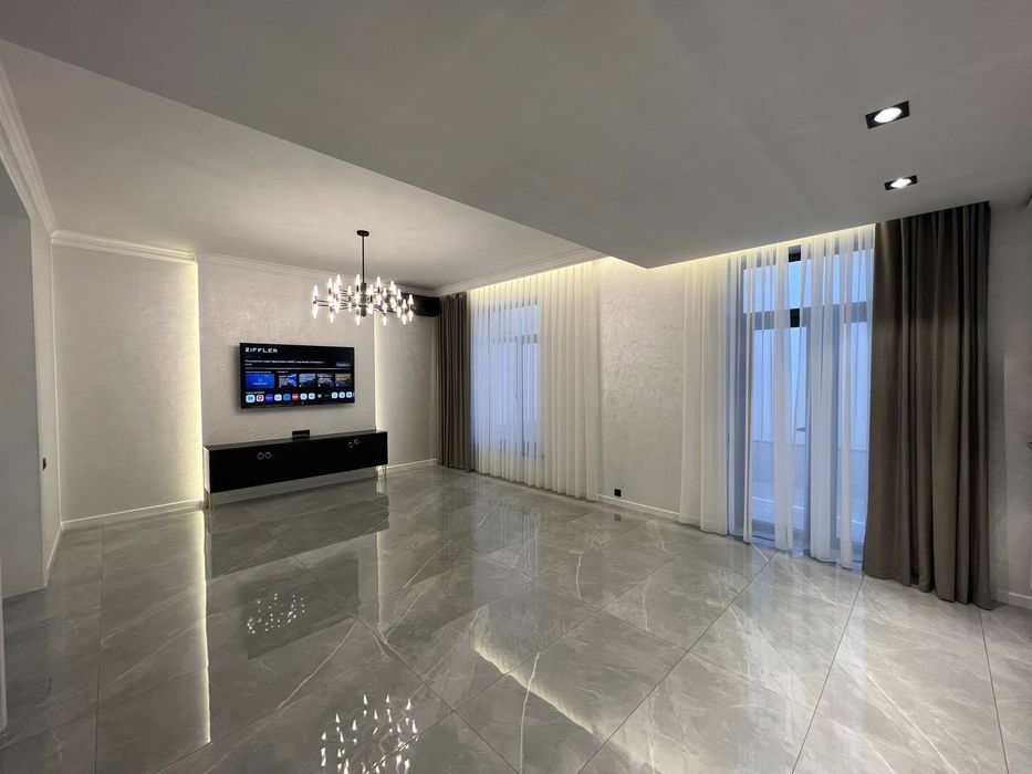 Срочно Продается Евро Таунхаус 3 этажа 260 м2, ор-р: Микрорайон заправ