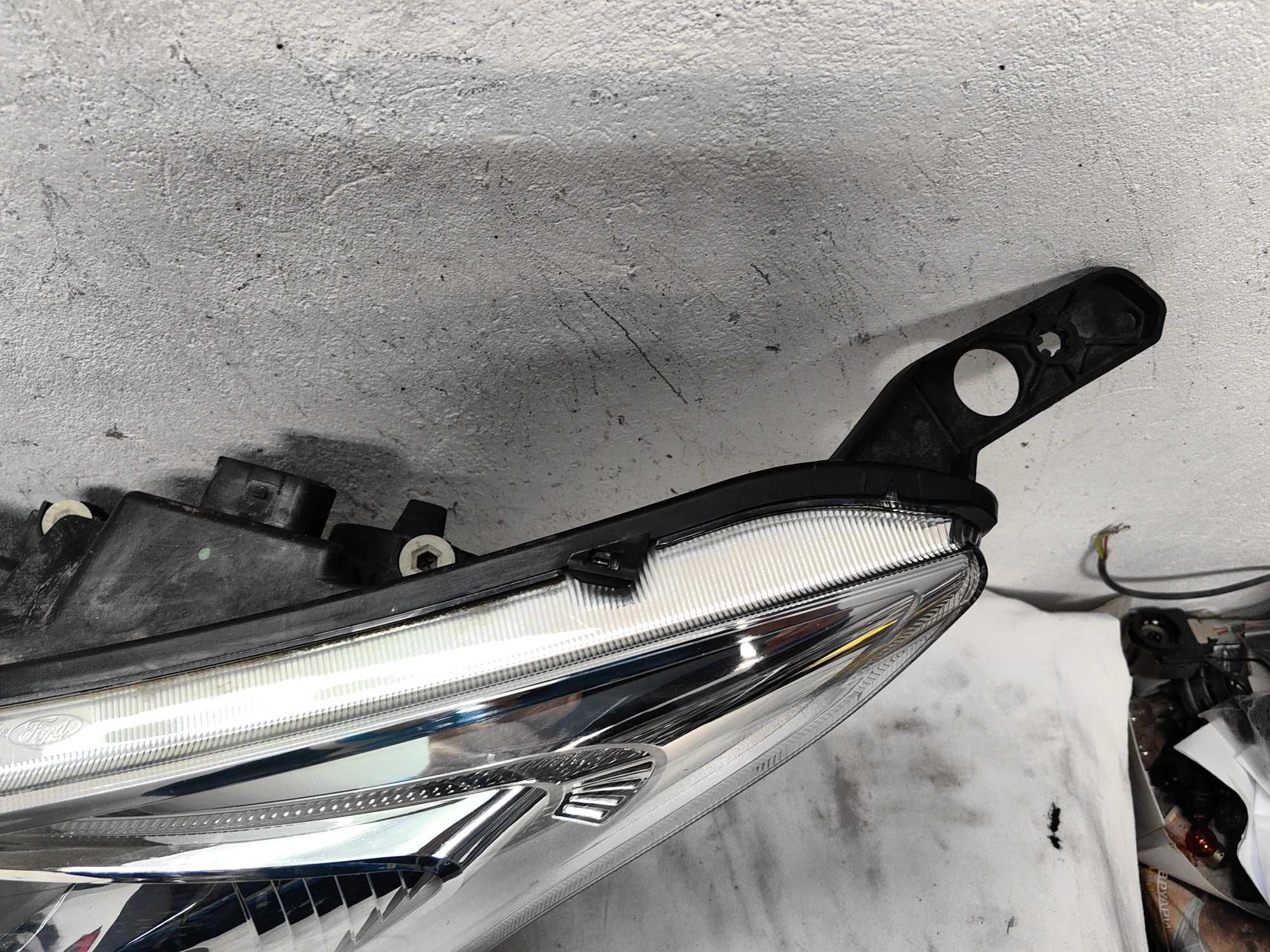 Оригинален фар Форд  Ford B-Max  Led