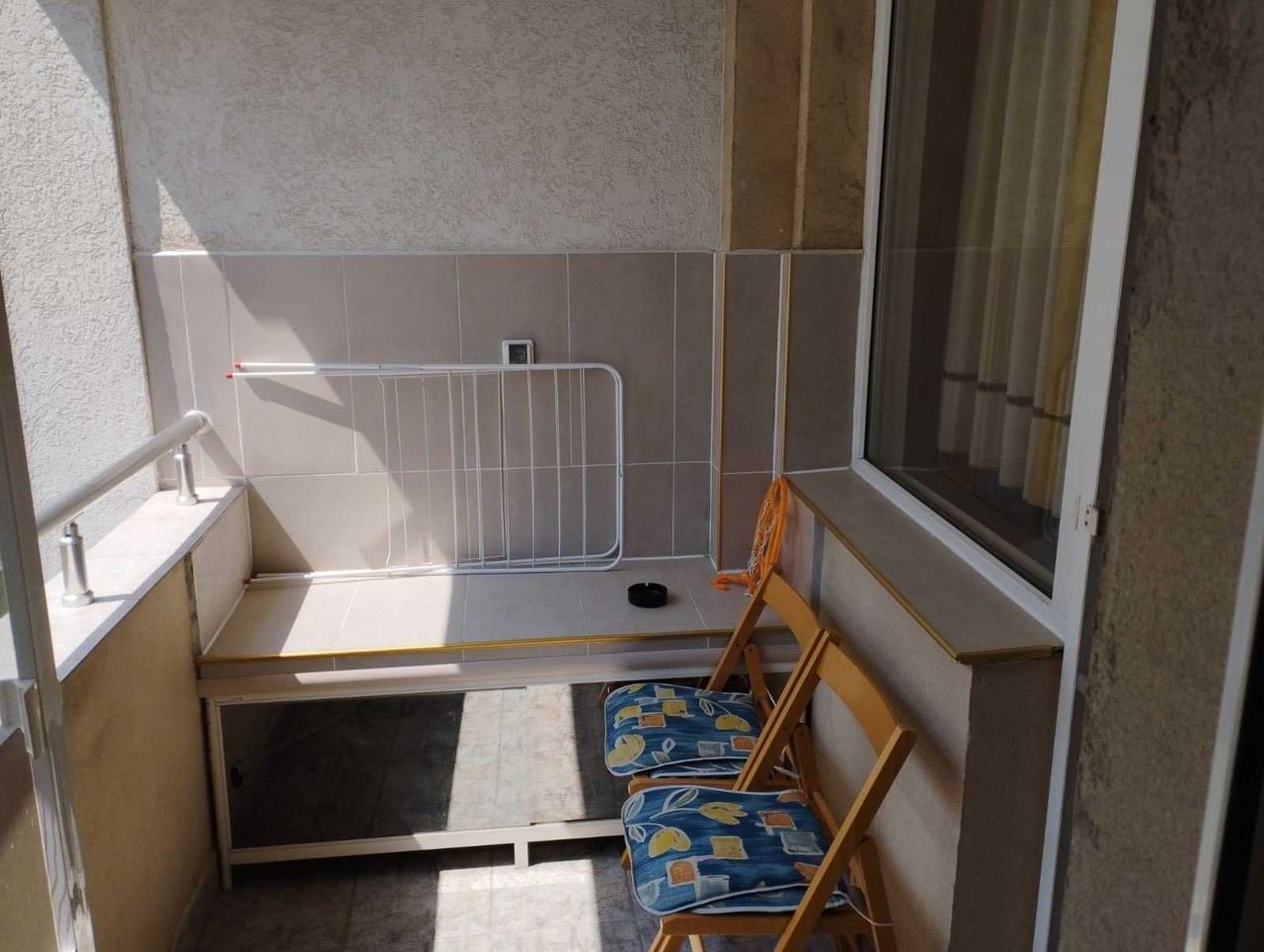Дава се под наем Едностаен апартамент в Бургас, Лазур - 60 кв.м за 400 € - Снимка #2