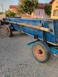 Vând căruța tractor