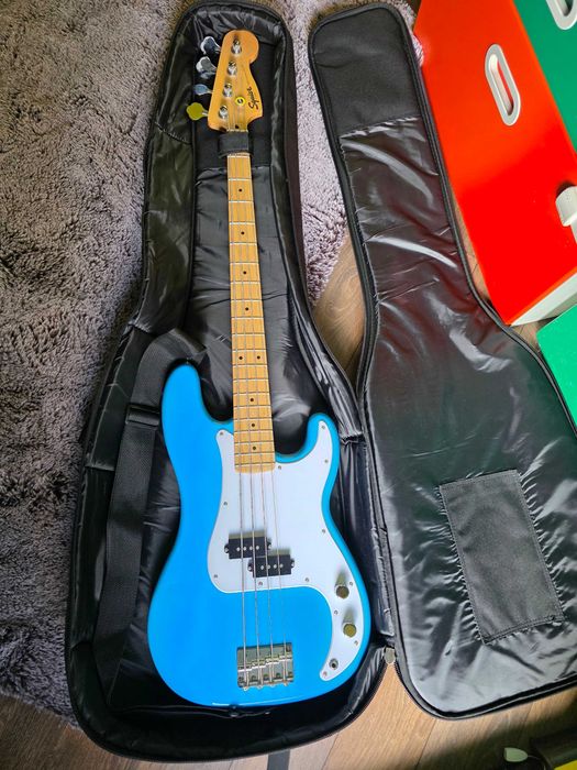 Fender Squier Електрическа Бас китара като Нова