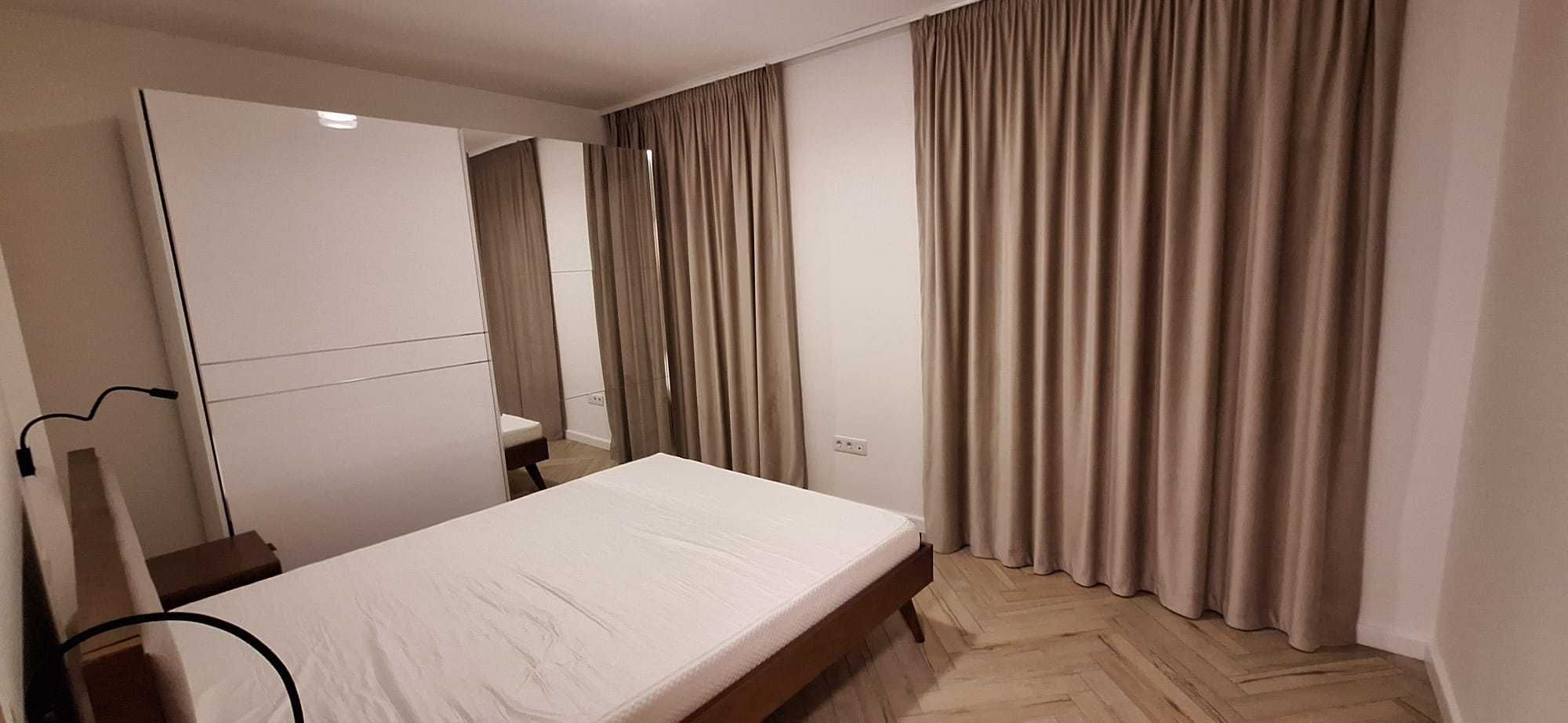 Apartament 2 camere, Centru, finisat, mobilat si utilat, cu CF