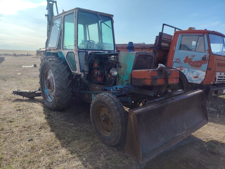ЮМЗ-6 трактор  эксковатор