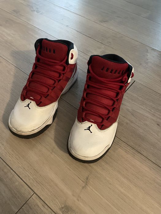 Adidași air Jordan aura max 1