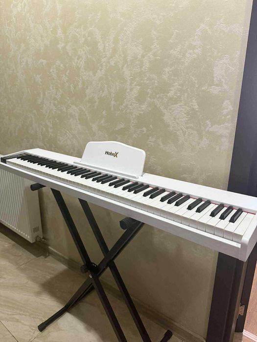 Дигитално пиано Hobax 885 с Х стойка, 88 клавиша / Перфектно