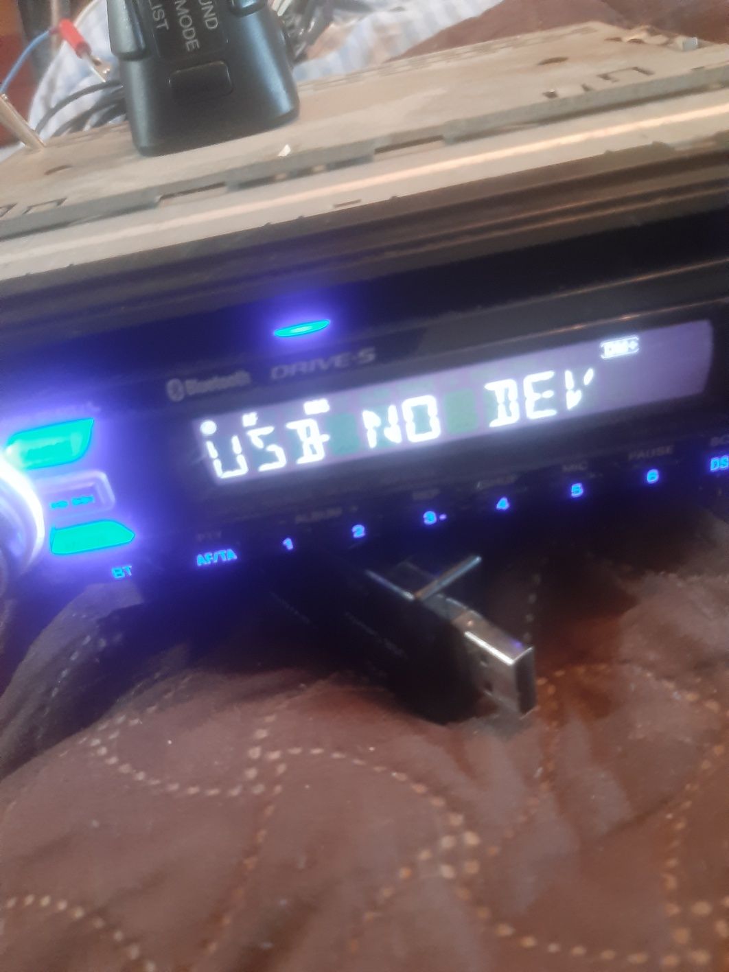 Radio cd  sony   cu telecomanda