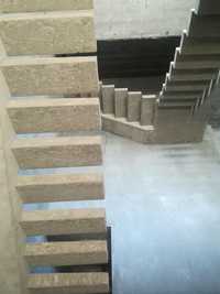 Монолитноя лестница из бетона