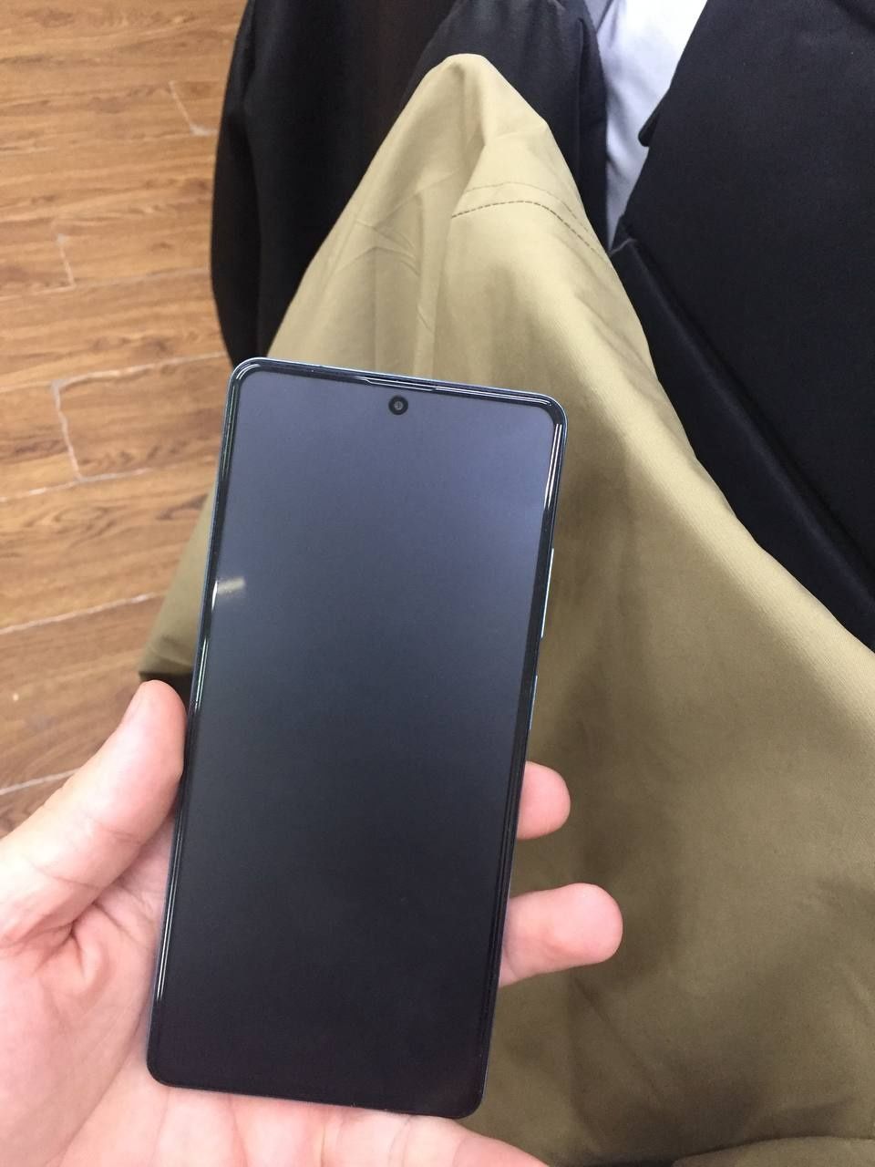Poco x5 pro yangi kor doc bor original rodnoy zaryadchigi bilan