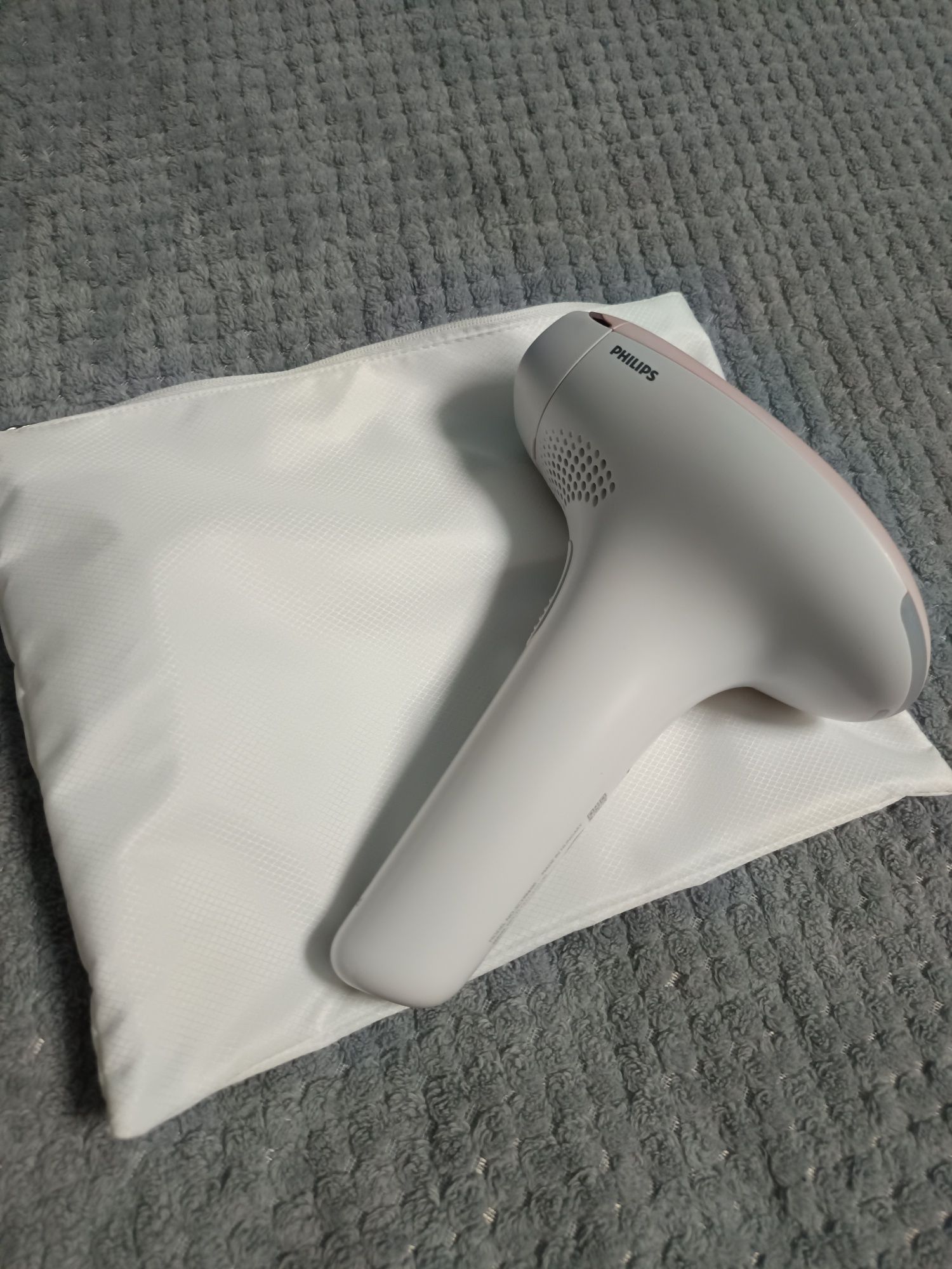 Фотоепилатор Philips Lumea SC1994