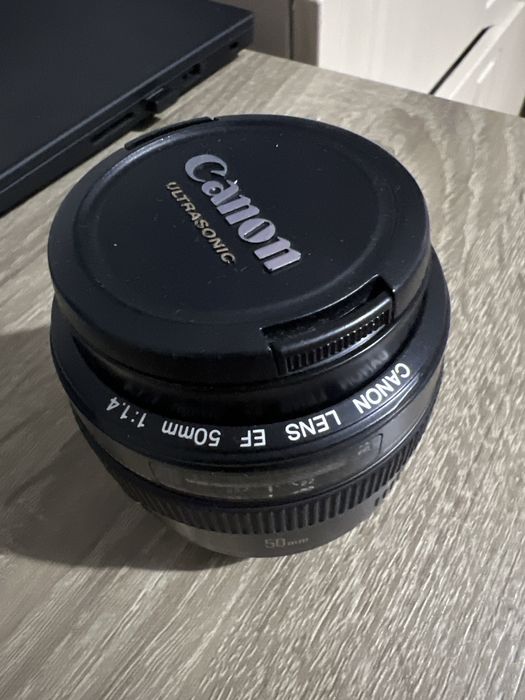 Obiectiv Canon 50mm EF 1.4