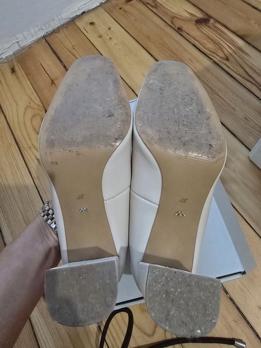 Бежави обувки естествена кожа дебел ток 37 номер