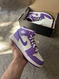 Jordan 1 Mid Purple Venom