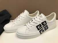 Givenchy sneakers 45, autentici, full box, retail 745 euro