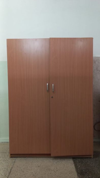 Продается офисные шкафы