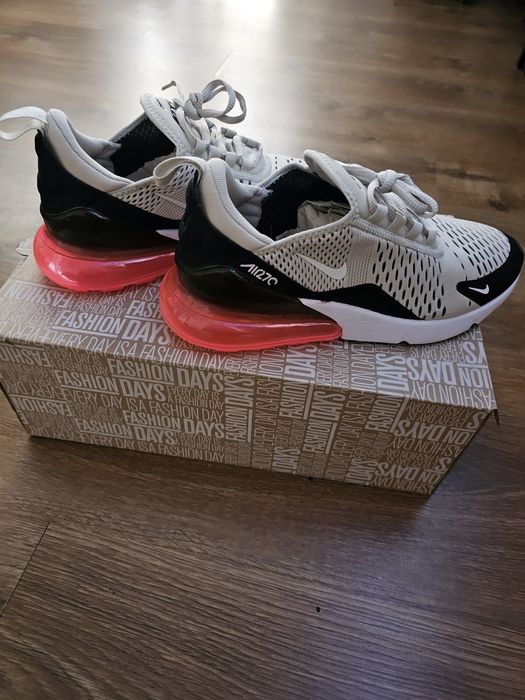 Маратонки Nike Air Max 270