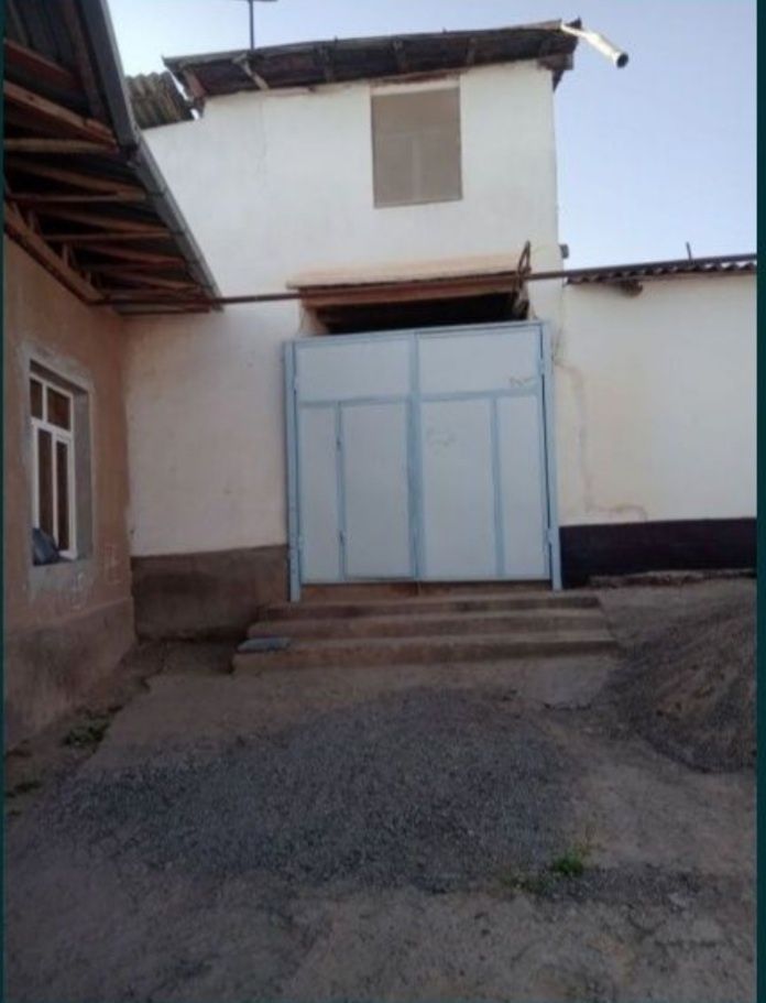 Uchastka sotiladi 6.sotix 4.xona