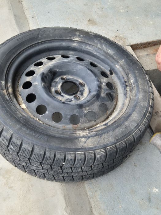 Колесо с зимней резиной