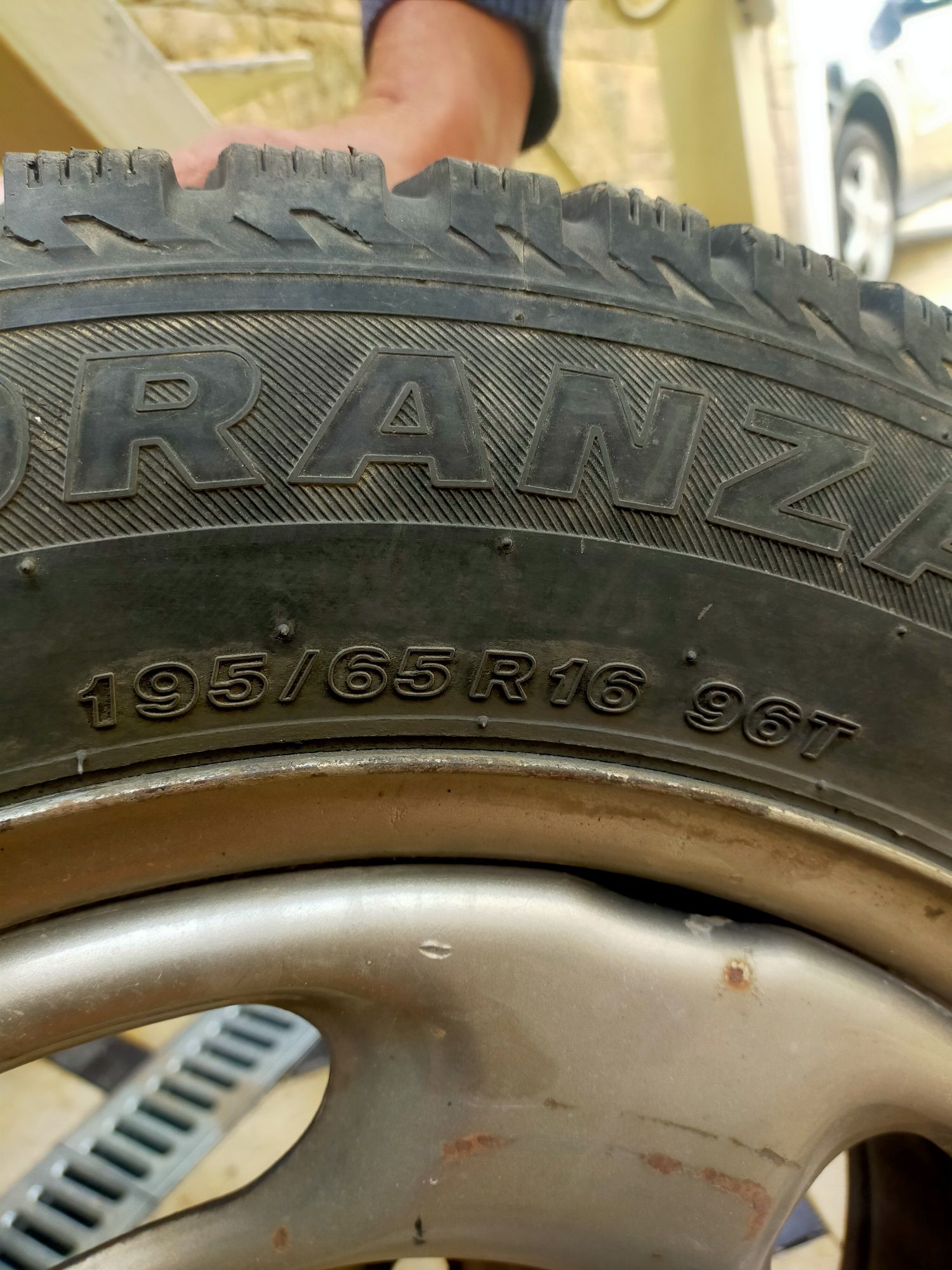Шины  195/65 R16 с дисками