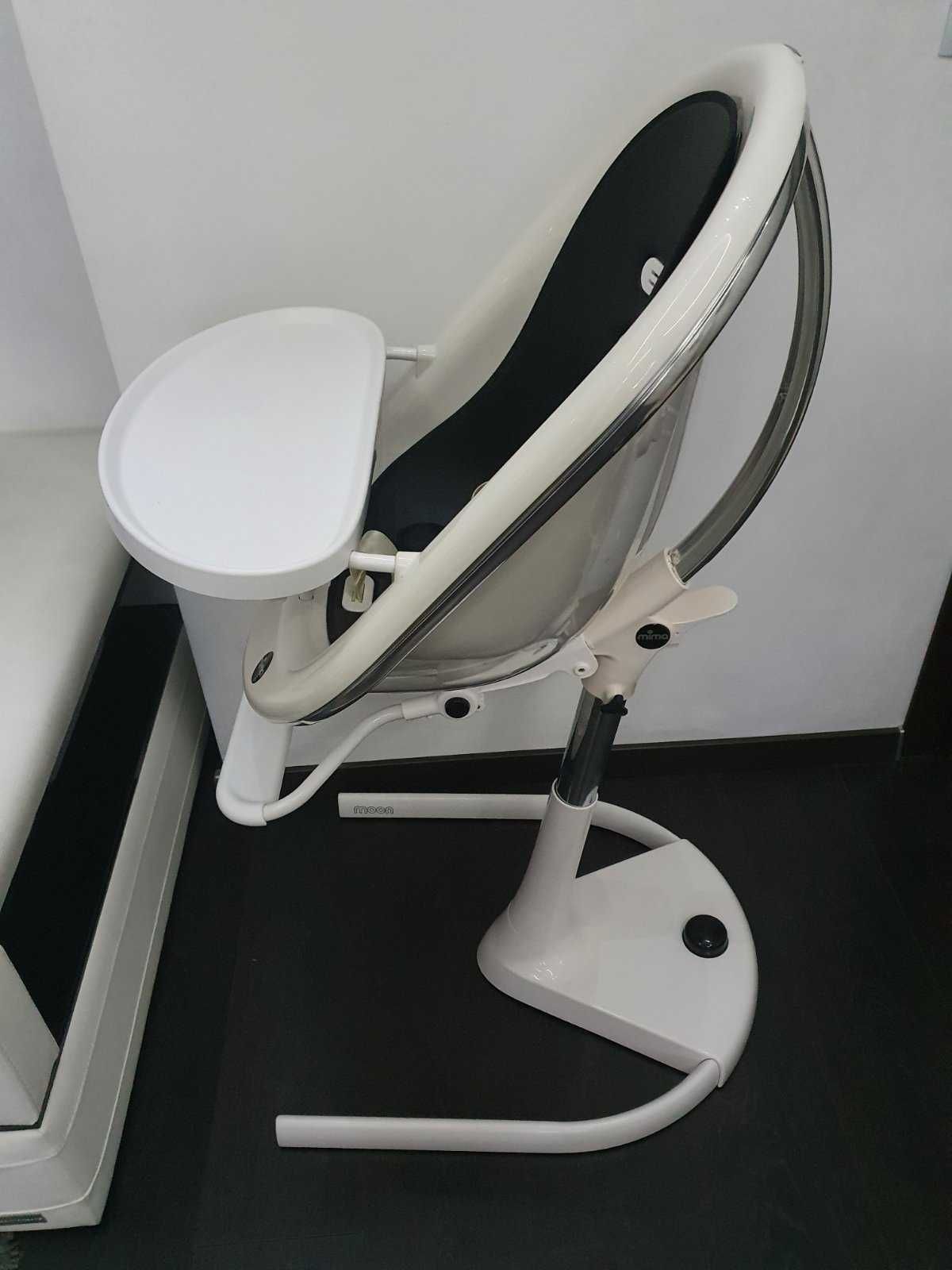 Mima Висок стол за хранене с бяла рамка Moon – Black
