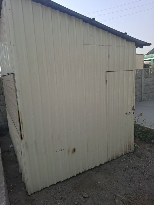 ko'chma do'kon sotiladi