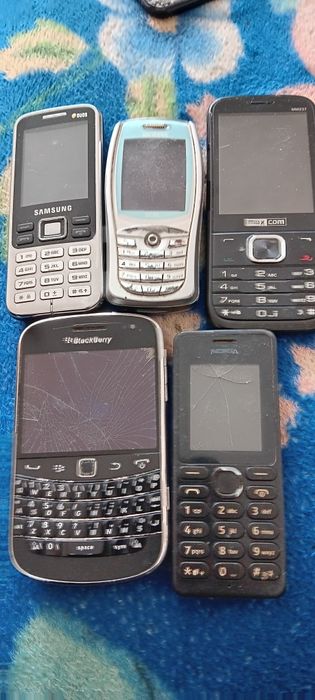 Vând lot telefoane defecte sparte nefuncționale