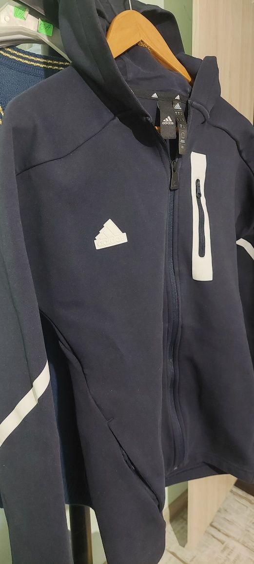 Страхотно мъжко/юношеско горнище adidas