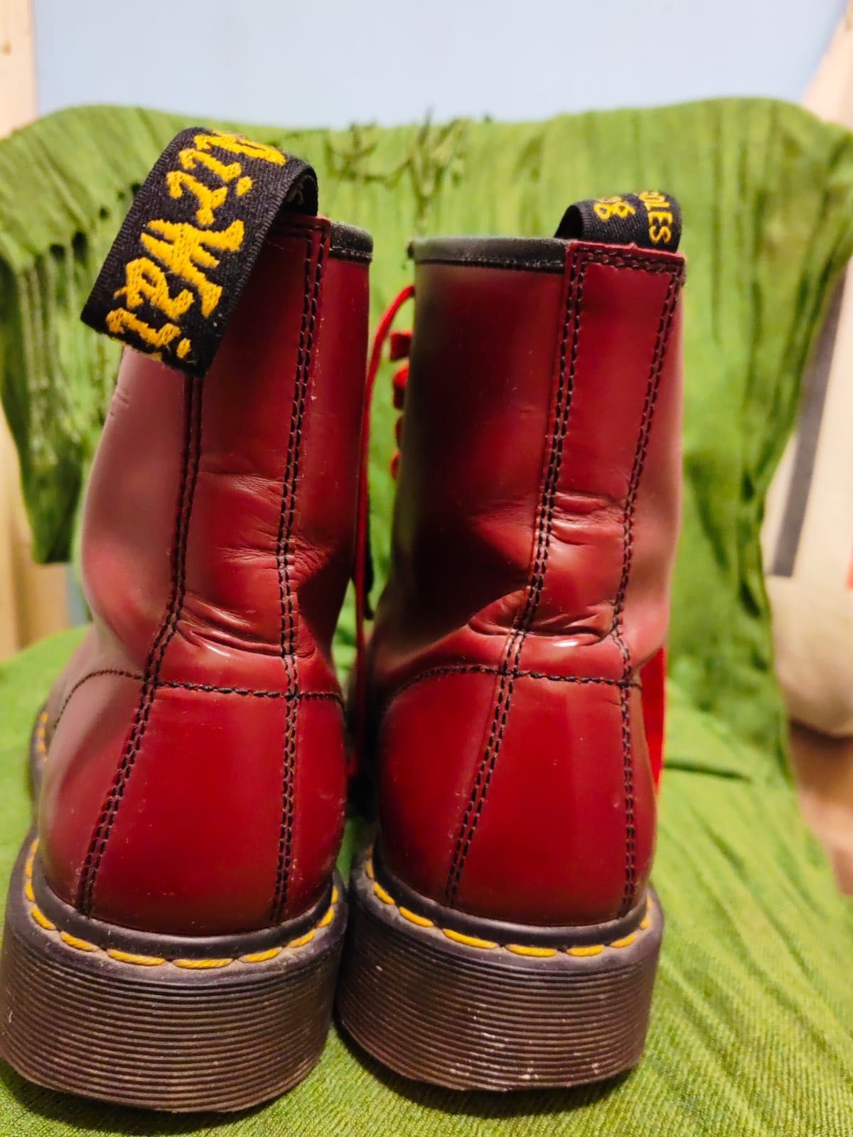 Bocanci Dr Martens originali 1460 măsura 41 - 8 inele