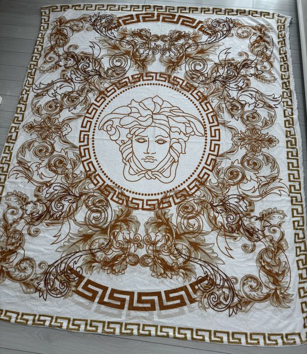Пухкаво одеяло Versace