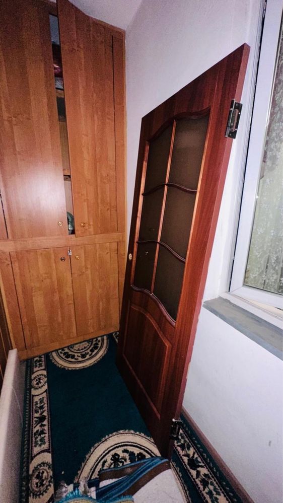 Продам двери деревянные. Размеры по 80, 70 и 60.