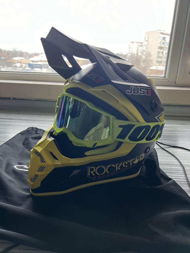 Motocross каска ROCKSTAR XL. Just1-