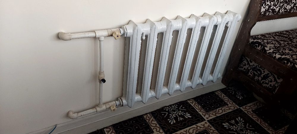 чугунный батарея