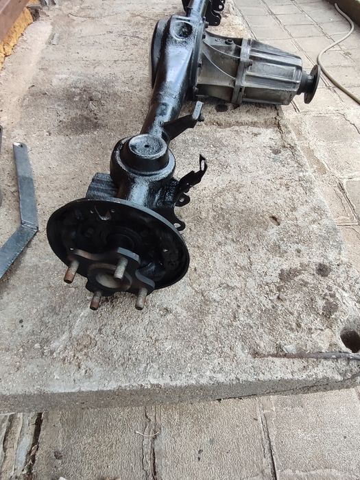 Заден мост за Сузуки игнис 2001година