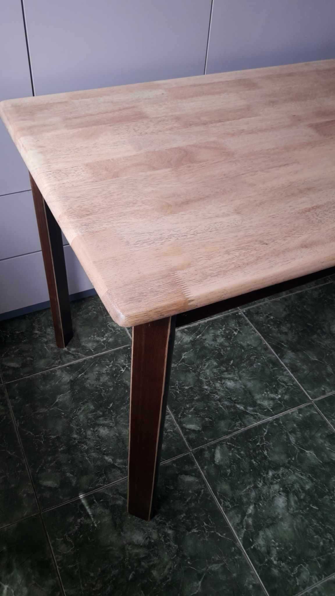 Дървена трапезна маса