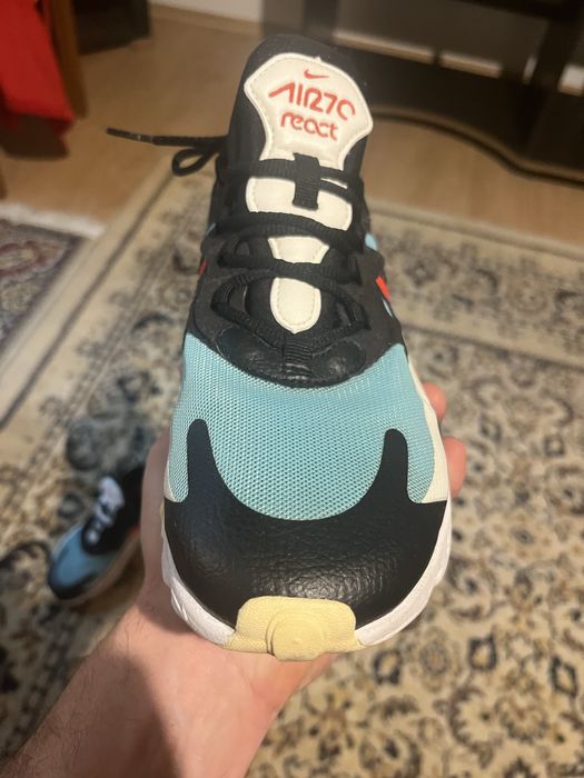 Vand adidasi nike air max 270