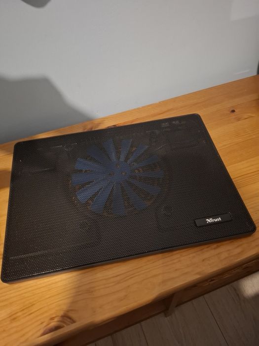Cooler laptop Trust