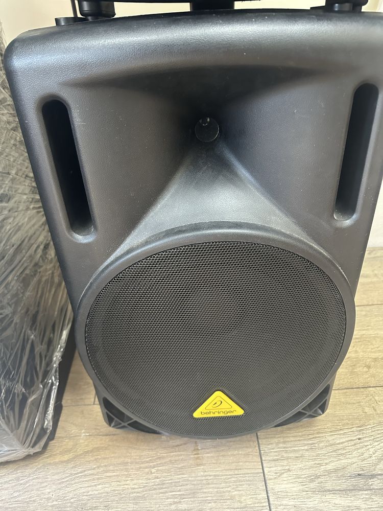 Behringer b212 d eurolive Активни тонколони
