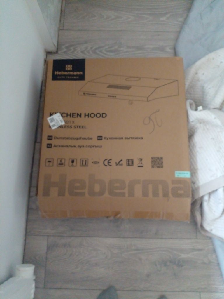 Продам вытяжку новую