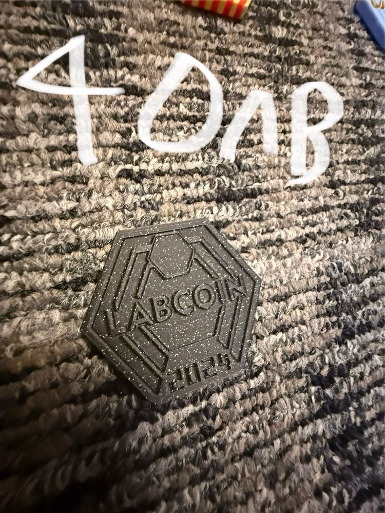 Продавам лаб койни