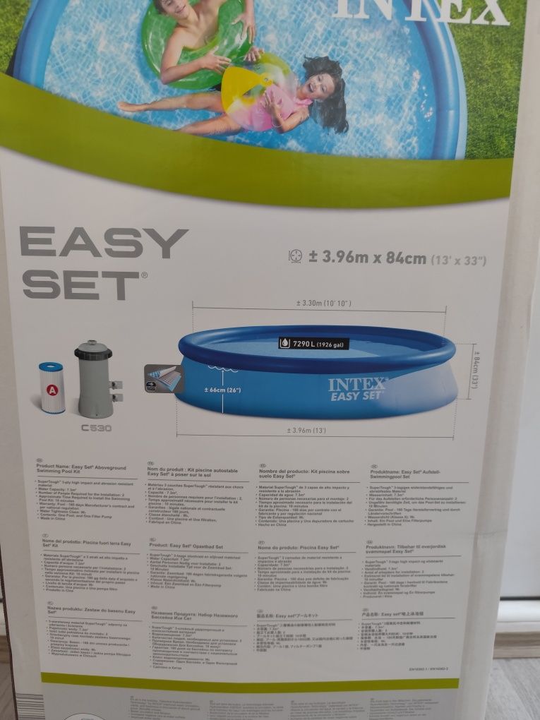 Vând piscină gonflabilă cu filtru