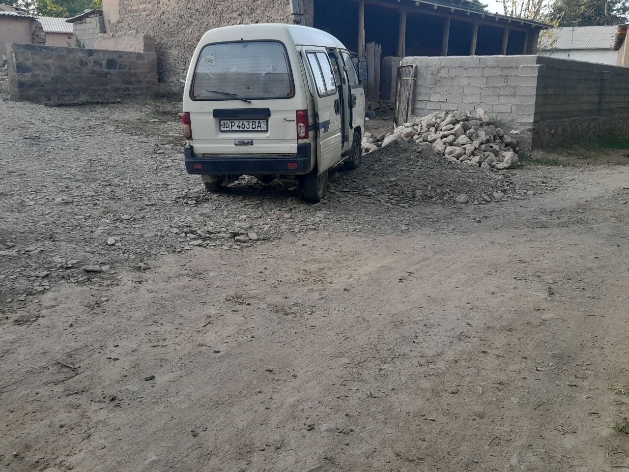 Damas mashinasi sotiladi