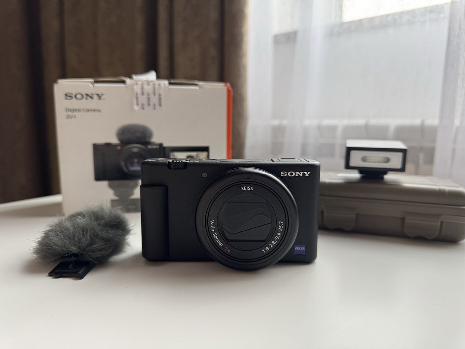 Sony Zv-1 + светкавица Megalight