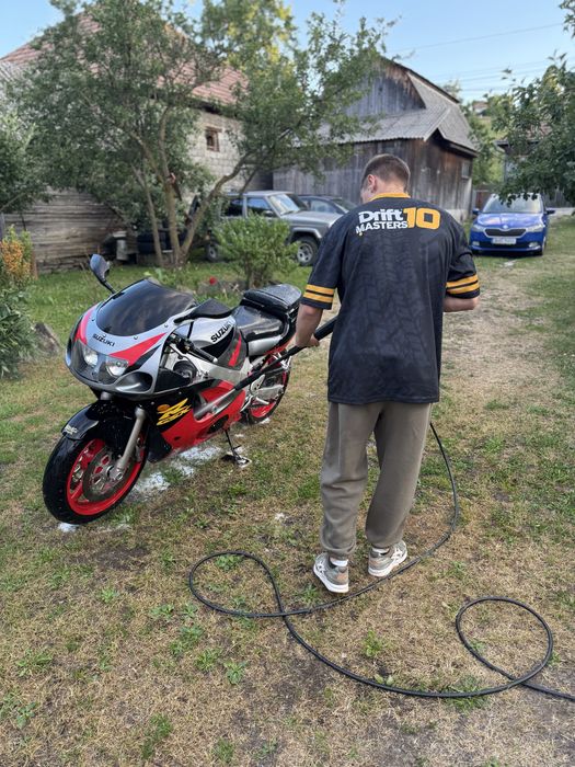 Vand sau schimb suzuki GSX-r 600