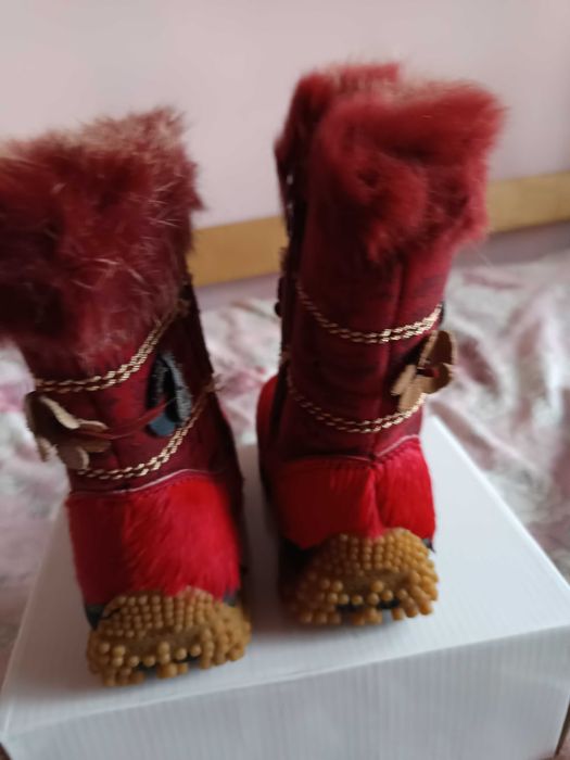Зимни ботушки за момичета.