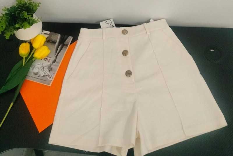 Pantaloni scurți Zara
