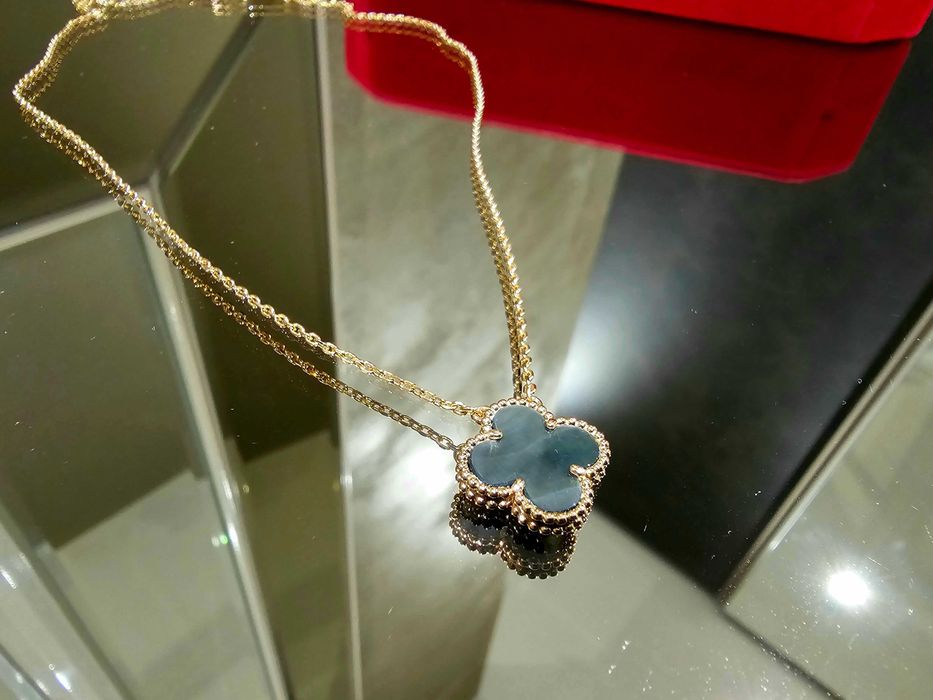 Van Cleef & Arpels VCA Rose Gold Grey Mother 5 Alhambra Дамско Колие