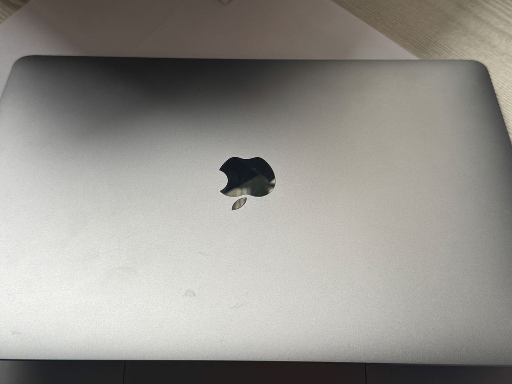 Продам Macbook Pro