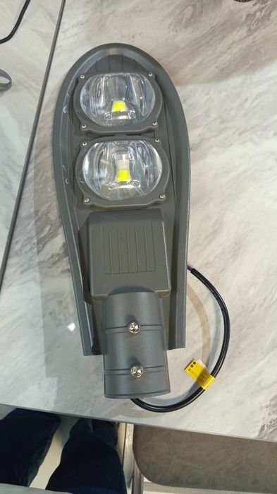 LED ПРОЖЕКТОР с солничним панелю