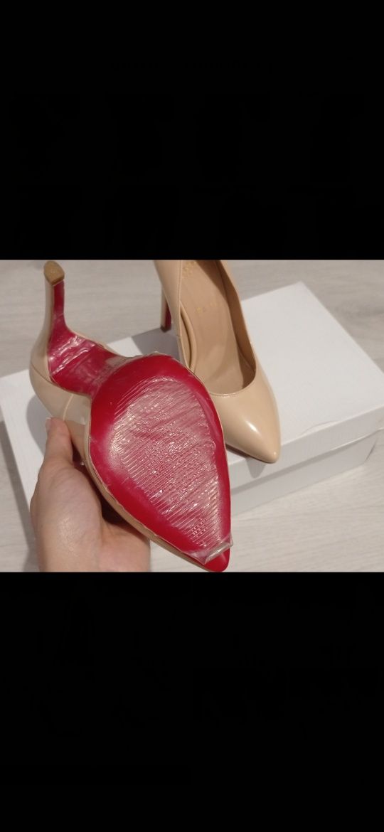 Louboutin из натуральной кожи. Новые! 35р