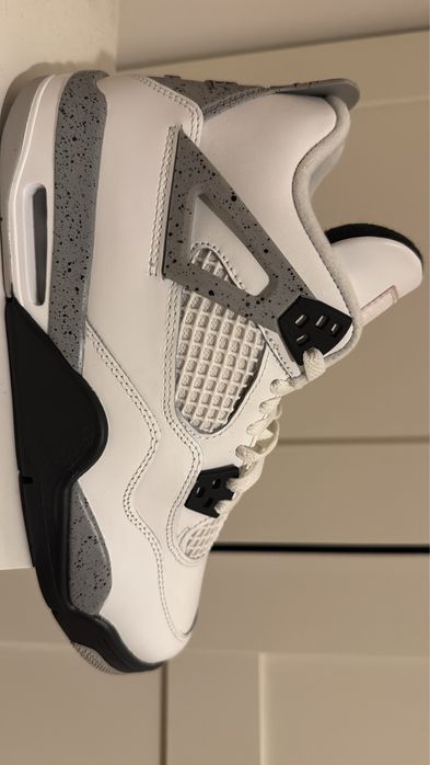 Jordan 4 White Cement