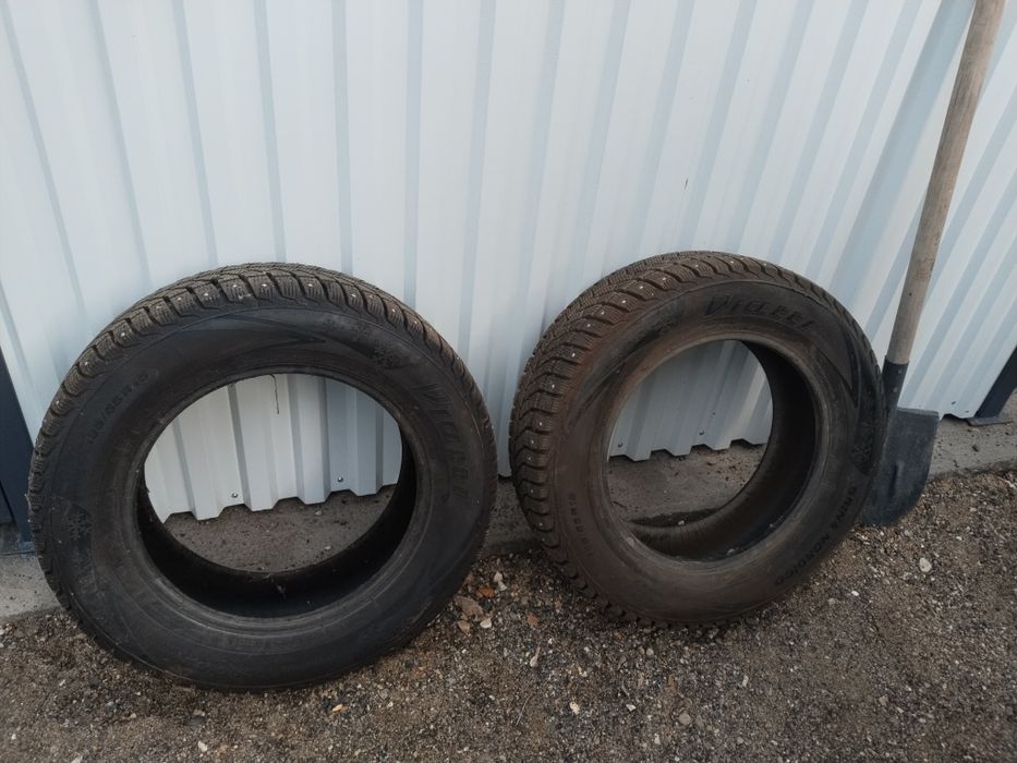 Продам зимние резины 15 размер шина